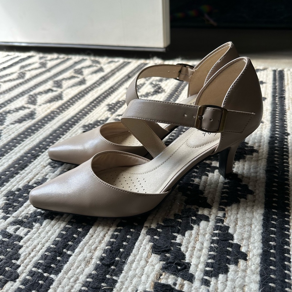 Life Stride Women’s Suki Pumps Taupe size 7